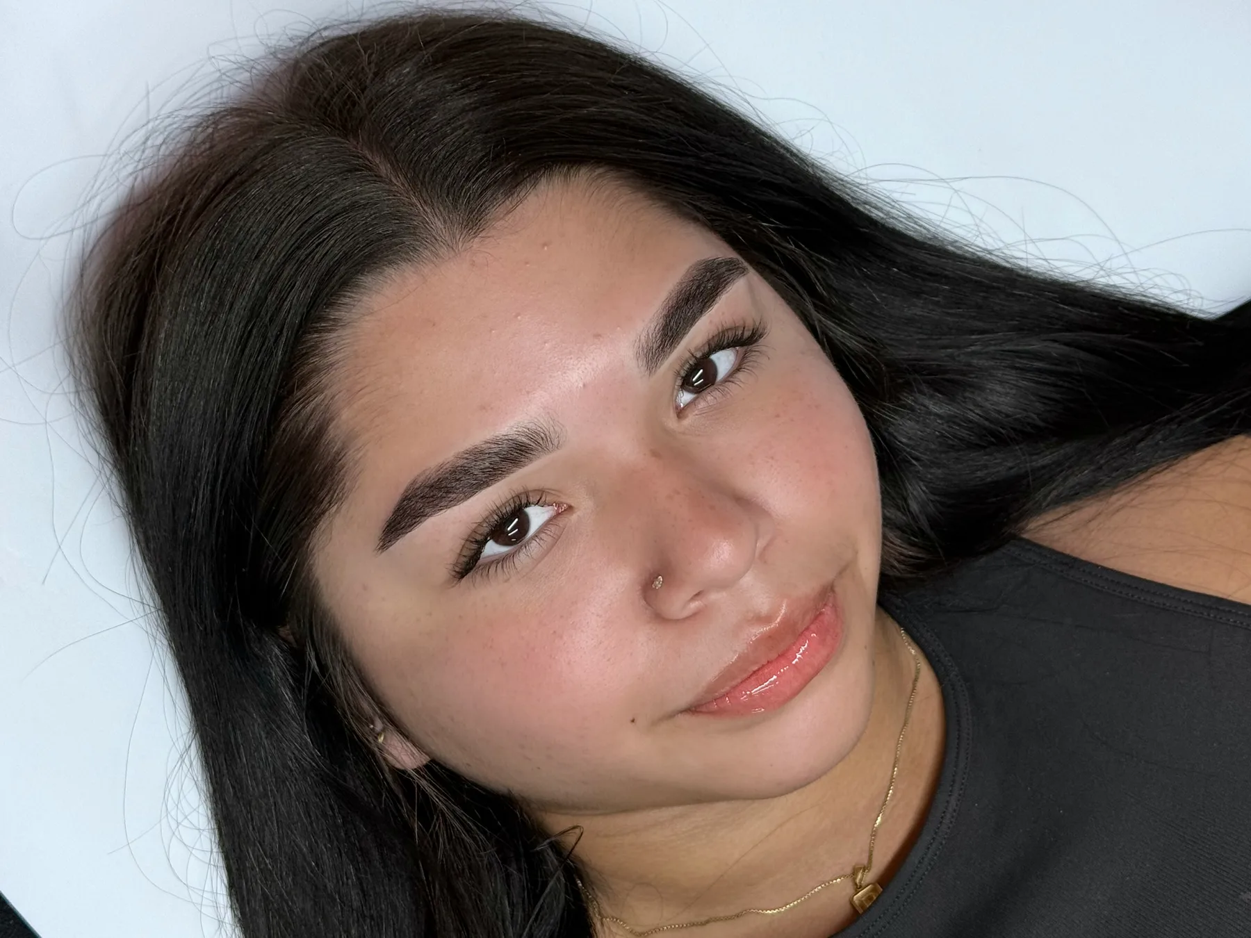 Resultado profesional de diseño de cejas